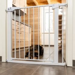 TIAKI White Dog Gate With 7 Cm Extension Height 76 Cm, Width 75 To 82 Cm 13 TIAKI White Dog Gate With 7 Cm Extension Height 76 Cm, Width 75 To 82 Cm -Zoo Plus 334597 tiaki dog gate white fg 8184 1