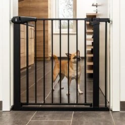TIAKI Black Dog Gate With 7 Cm Extension Height 76 Cm, Width 75 To 82 Cm -Zoo Plus 334696 tiaki dog gate black fg 8124 5