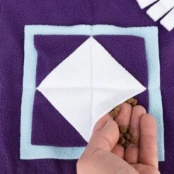 TIAKI Sniffer Mat Geometric Shapes L X W X H) 70 X H 1 Cm -Zoo Plus 374999 tiaki 70cm sniffing mat fg 3024 1