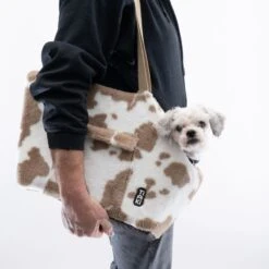 TIAKI Cow Print Shoulder Carrier 41 X 27 X 29cm (L X W X H) -Zoo Plus 423899 shoulder bag cow print fg 7745 2