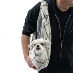 TIAKI City Style Shoulder Carrier 76 X 12 X 38cm (L X W X H) -Zoo Plus 424197 shoulder bag city style fg 7790 8