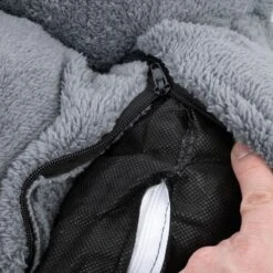 TIAKI Lazy Bear Dog Bed – Dark Grey Size M: 70 X 55 X 20cm (L X W X H) -Zoo Plus 446105 tiaki hundebett lazy bear dunkelgrau fg 4133 2
