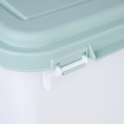 TIAKI Food Container 20 Litres 24 TIAKI Food Container 20 Litres -Zoo Plus 448596 tiaki feed container 20l fg 5113 4 1