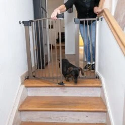 TIAKI Brown Dog Gate With Side Panel 78 X 77 - 103cm (H X W) -Zoo Plus 463505 tiaki brown dog gate fg 0620 2