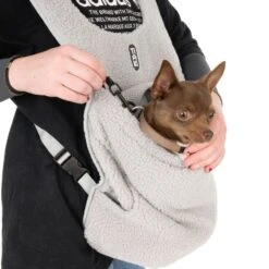 TIAKI Front Carry Bag For Cats & Dogs 30 X 16 X 30 Cm (L X W X H) 22 TIAKI Front Carry Bag For Cats & Dogs 30 X 16 X 30 Cm (L X W X H) -Zoo Plus 472196 tiaki front pouch fg 6609 4