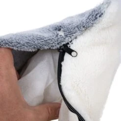 TIAKI Glowing Stars Dog Bed 50 X 40 X 23 Cm (L X W X H) 20 TIAKI Glowing Stars Dog Bed 50 X 40 X 23 Cm (L X W X H) -Zoo Plus 480898 hundebett glowing stars fg 5207 7