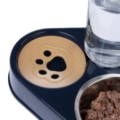 TIAKI Triple Feeder With Water Dispenser 2 X 200ml -Zoo Plus 486196 tiaki triple feeder fg 4774 8