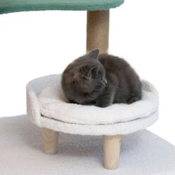 TIAKI Christmas Scratching Post Red/Green 28 TIAKI Christmas Scratching Post Red/Green -Zoo Plus 494198 tiaki holiday cozy cat tree cat fg 9144 0