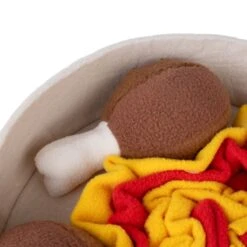 TIAKI Chicken Noodles Sniffing Mat 26 X 26cm (L X W) -Zoo Plus 500998 chicken noodles sniffing mat fg 3392 2