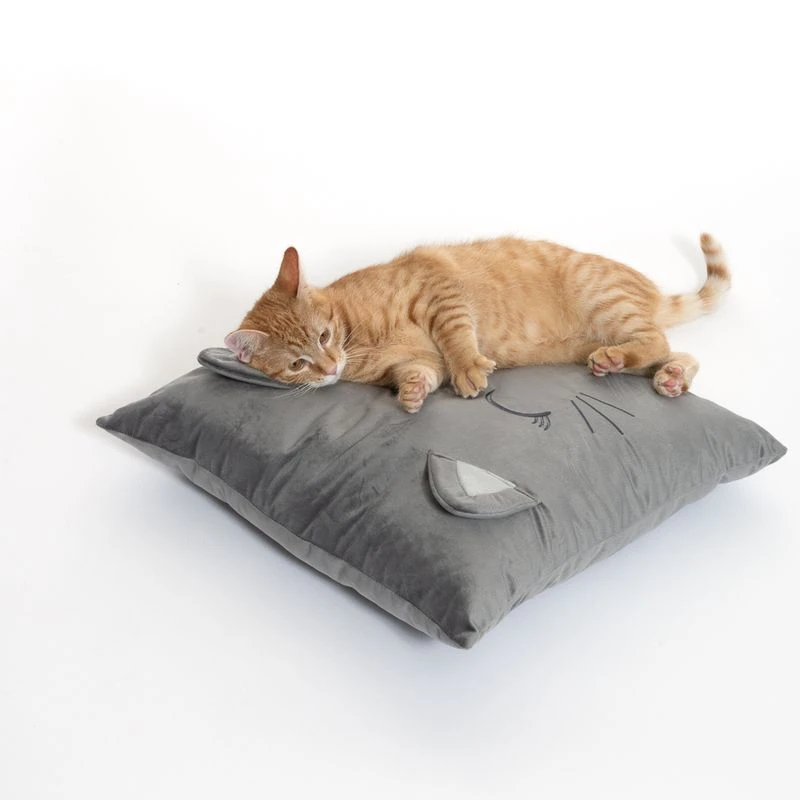 TIAKI Decorative Cushion With Cat Face 1 Item 3 TIAKI Decorative Cushion With Cat Face 1 Item - Image 3