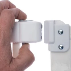 TIAKI High Metal Dog Gate 74 - 79 X 104 Cm (W X H) -Zoo Plus 505764 high metal dog gate fg 4005 1