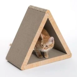 TIAKI Triangle Corrugated Cardboard Scratching Furniture 45 X 22.5 X 40.5 Cm (L X W X H) -Zoo Plus 522155 cat fg 1451 1