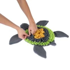TIAKI Melbourne Turtle Sniffer Mat 61 X 50 X 6 Cm (L X W X H) -Zoo Plus 527997 ml melbourne turtle sniffing mat fg 6206 7