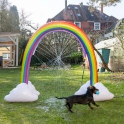 TIAKI Rainbow Pet Sprinkler Approx. 200 X 65 X 165 Cm (L X W X H) -Zoo Plus 533097 tiaki rainbow pet sprinkler sprayer dog fg 5979 2