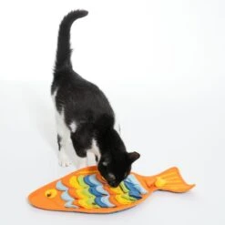 TIAKI Rainbow Fish Sniffing Mat Approx. 48 X 25cm (L X W) -Zoo Plus 539597 cat fg 1775 7