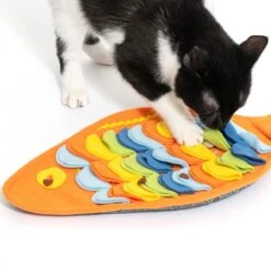 TIAKI Rainbow Fish Sniffing Mat Approx. 48 X 25cm (L X W) -Zoo Plus 539597 cat fg 1778 8