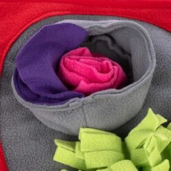 TIAKI Heart Sniffing Mat 50 X 50 Cm (L X W) -Zoo Plus 561405 tiaki heart sniffing mat fg 0672 9