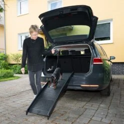 TIAKI Plastic Dog Ramp 153 X 40 X 12.5 Cm (L X W X H) 18 TIAKI Plastic Dog Ramp 153 X 40 X 12.5 Cm (L X W X H) -Zoo Plus 583198 tiaki dog ramp plastic dog fg 9546 7