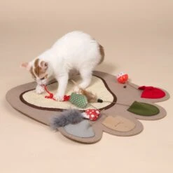 TIAKI Pawprint Interactive Mat For Cats 1 Mat 33 TIAKI Pawprint Interactive Mat For Cats 1 Mat -Zoo Plus 586398 tiaki footprint cat interactive mat cat fg 2658 5