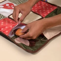 TIAKI Autumn Interactive Play Mat For Cats 1 Mat 29 TIAKI Autumn Interactive Play Mat For Cats 1 Mat -Zoo Plus 586399 tiaki cat autumn interactive mat fg 1895 4