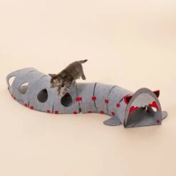 TIAKI Shark Cat Tunnel 100 X 23 X 21 Cm (L X W X H) -Zoo Plus 589032 tiaki shark cat tunnel cat fg 3699 1