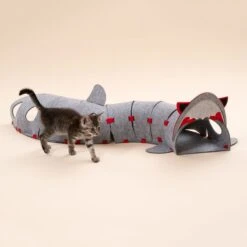 TIAKI Shark Cat Tunnel 100 X 23 X 21 Cm (L X W X H)