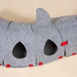 TIAKI Shark Cat Tunnel 100 X 23 X 21 Cm (L X W X H) -Zoo Plus 589032 tiaki shark cat tunnel fg 3414 2