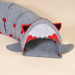 TIAKI Shark Cat Tunnel 100 X 23 X 21 Cm (L X W X H) -Zoo Plus 589032 tiaki shark cat tunnel fg 3415 5