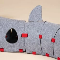 TIAKI Shark Cat Tunnel 100 X 23 X 21 Cm (L X W X H) -Zoo Plus 589032 tiaki shark cat tunnel fg 3420 2