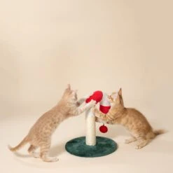 TIAKI Candy Cane Scratching Post Red/Green/White -Zoo Plus 594997 tiaki candy cane cat tree cat fg 0329 0