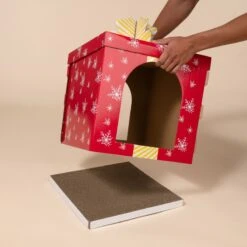 TIAKI Red Gift Box Scratching Furniture 37.5 X 37.5 X 50 Cm (L X W X H) -Zoo Plus 596105 tiaki red giftbox scratcher fg 1877 9