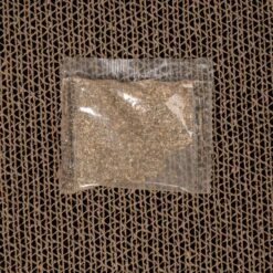 TIAKI Red Gift Box Scratching Furniture 37.5 X 37.5 X 50 Cm (L X W X H) -Zoo Plus 596105 tiaki red giftbox scratcher fg 1879 0