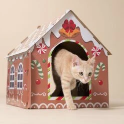 TIAKI Gingerbread House For Cats 37 X 36 X 40.5 Cm (L X W X H)