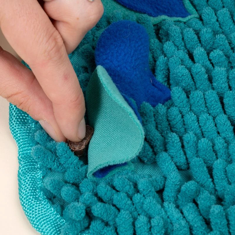 TIAKI Peacock Sniffing Mat 36 X 31 X 1 Cm (L X W X H) 18 TIAKI Peacock Sniffing Mat 36 X 31 X 1 Cm (L X W X H) - Image 18