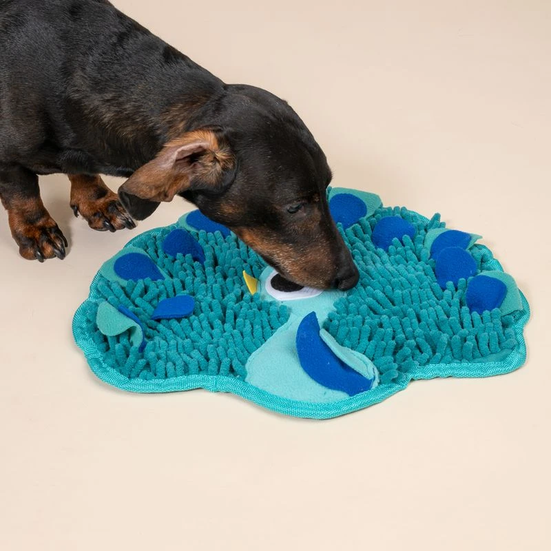 TIAKI Peacock Sniffing Mat 36 X 31 X 1 Cm (L X W X H) 1 TIAKI Peacock Sniffing Mat 36 X 31 X 1 Cm (L X W X H)