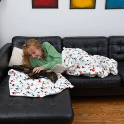 TIAKI Fun Winter Blanket For Dogs Blanket For Pawrents: 150 X 130cm (L X W) -Zoo Plus funny winter dogs decken kissen fg 2715 8 2