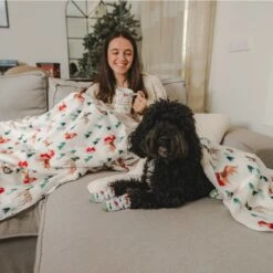TIAKI Fun Winter Blanket For Dogs Set: Blanket For Dogs & Dog Pawrents -Zoo Plus tiaki decke funny winter dogs fs5 7 1